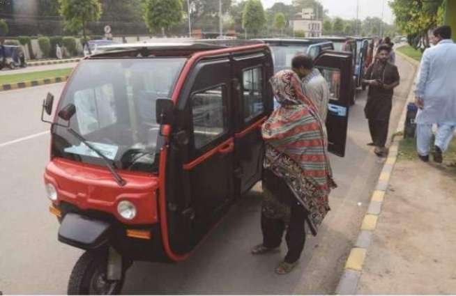 Air-conditioned rickshaws introduced in Lahore ahead of summers