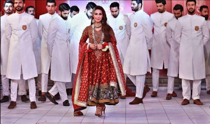 Reema Khan steals the show for HSY’s ‘Mohabbat Nama’