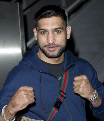 Boxer Amir Khan expresses wish to knockout corrupt politicians in Pakistan