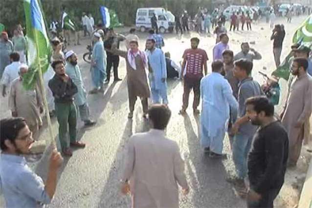 Jamat-e-Islami continues protest against prolonged electricity, water shortages in Karachi