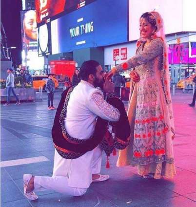 Forget Badshahi Mosque, this couple got bridal photoshoot at Times Square!