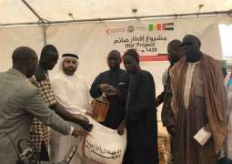 سفارة الدولة في السنغال توزع 10 آلاف سلة غذائية في 5 دول أفريقية