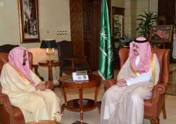 الأمير مشعل بن ماجد يستقبل الأمين العام للهيئة العالمية للكتاب والسنة