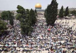 200 ألف فلسطيني يؤدون صلاة الجمعة الثانية من رمضان بالأقصى