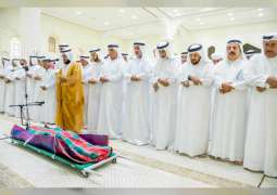 حاكم رأس الخيمة وولي عهده يؤديان صلاة الجنازة على جثمان سعيد علي الشامسي