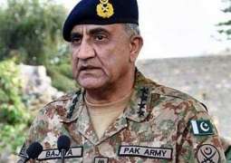 رئيس أركان الجيش الباكستاني ينصح الضباط الشباب بمواصلة التفوق المهني