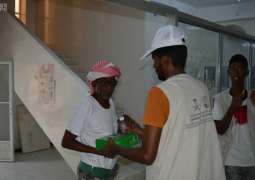 مركز الملك سلمان للإغاثة يواصل لليوم الرابع عشر توزيع وجبات إفطار الصائم في محافظة حضرموت