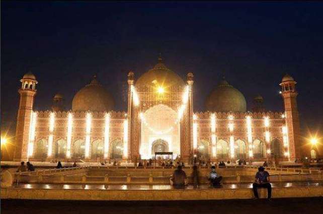 Badshahi Mosque was a sight for sore eyes on Shab-e-Barat