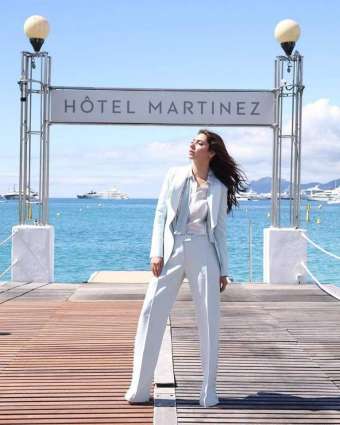 Cannes 2018: Mahira Khan poses outside Hotel Martinez in style