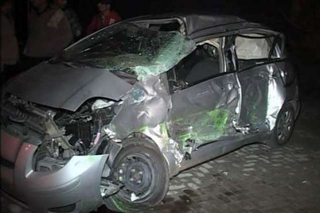 One dead, 10 injured in Qalat coach-car collision