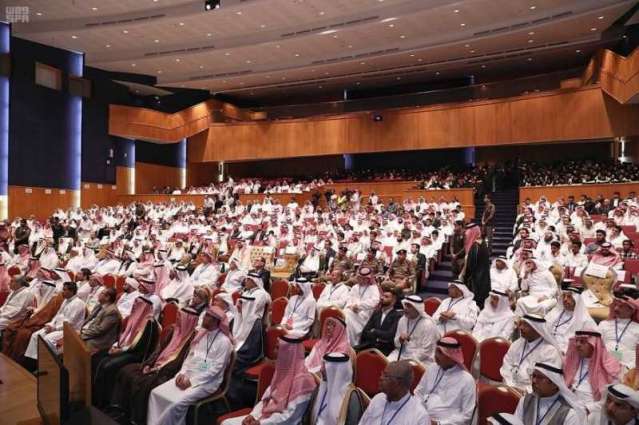 الأمير عبدالله بن بندر يحضر حفل تخريج 384 طالبة من جامعة دار الحكمة بجدة