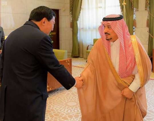 أمير منطقة الرياض يستقبل عميد السلك الدبلوماسي سفير جمهورية جيبوتي لدى المملكة