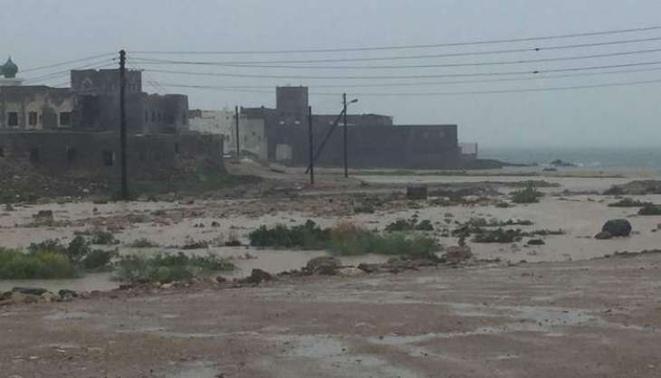 عمان/استمرارتحرك الاعصار