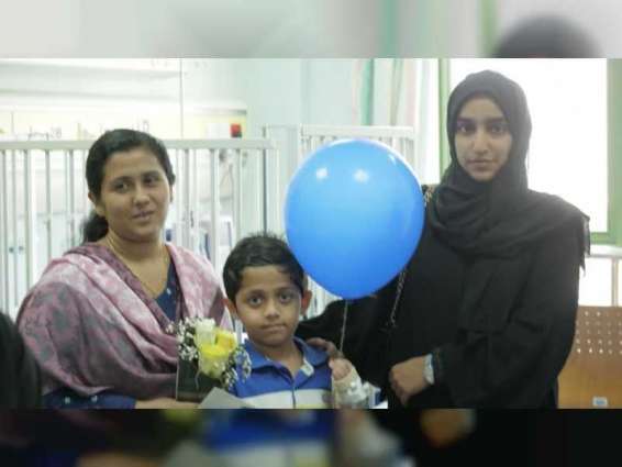 "فعالية وصال" تزور الأطفال المرضى بمستشفى الشيخ خليفة في عجمان