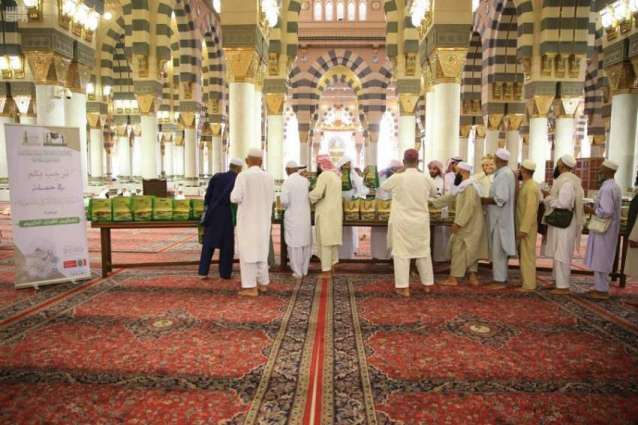 رئاسة المسجد النبوي توزع ٣٥ ألف مصحف خلال العشر الأولى من شهر رمضان المبارك