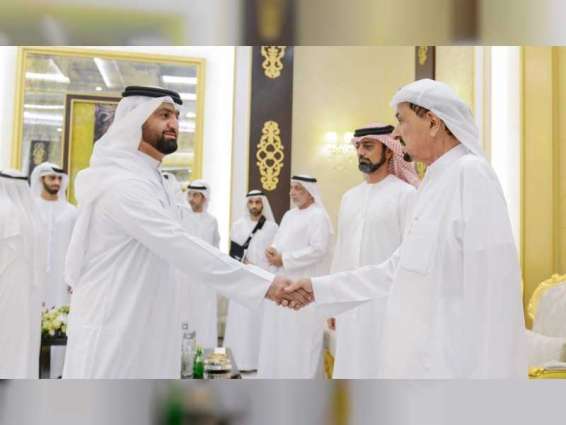 حاكم عجمان يواصل استقبال المهنئين بشهر رمضان