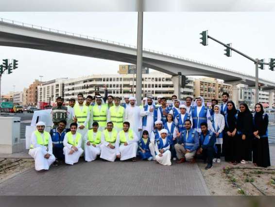 " بريد الإمارات " يوزع أكثر من ألفي وجبة إفطار على السائقين والعمال