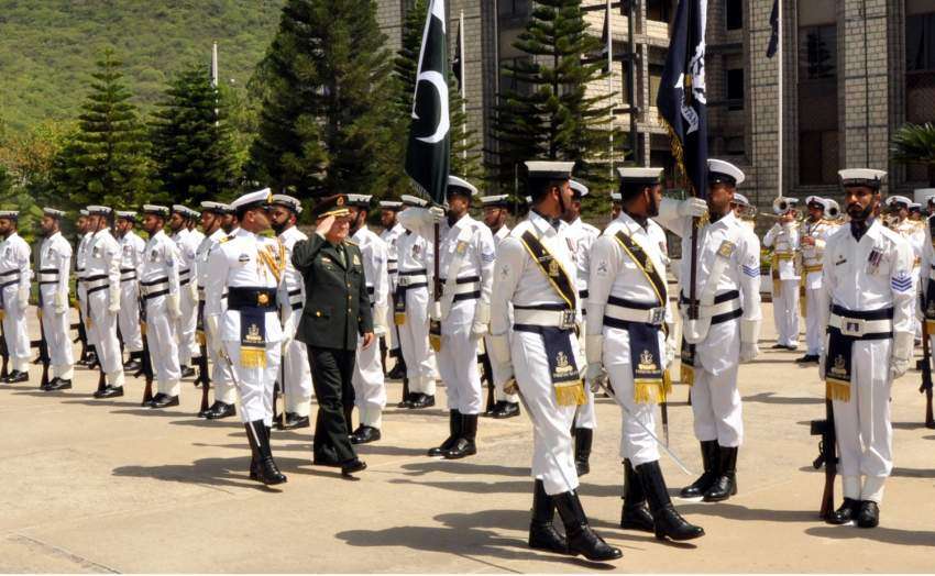 Vice Chairman of Chinese Military Commission, General Zhang Youxia reviewing Guard of Honour at Naval Headquarters Islamabad
