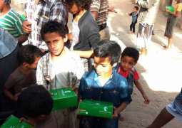 مركز الملك سلمان للإغاثة يواصل لليوم الخامس عشر توزيع وجبات إفطار الصائم في محافظة شبوة