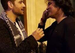 Mikaal Zulfiqar shares a laugh with Shafqat Amanat Ali
