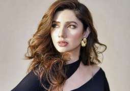 Mahira Khan sends heartfelt message to fans for their love