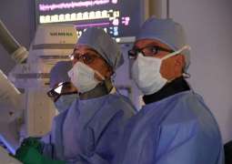 الجراحون في "كليفلاند كلينك أبوظبي"ينجحون في إجراء عملية مُبتكرة للرئة