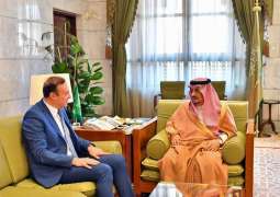 الأمير فيصل بن بندر يستقبل سفير لبنان
