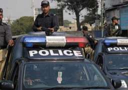 Robber killed, cops among three injured in encounter