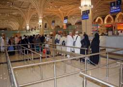 جوازات مطار المدينة المنورة تكثف جهودها في العشر الأواخر من رمضان