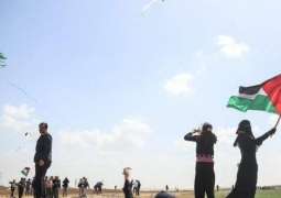الاحتلال الاسرائيلي يستهدف مجموعة من مطلقي الطائرات الورقية بغزة بصاروخ استطلاع
