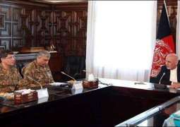 الرئيس الأفغاني يلتقي رئيس أركان الجيش الباكستاني
