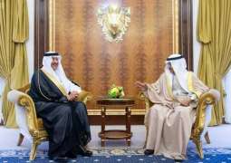 رئيس الوزراء بمملكة البحرين يستقبل الأمير سلطان بن سلمان بن عبدالعزيز