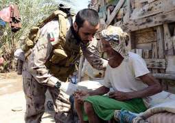 الفرق الطبية الميدانية التابعة لقوات التحالف العربي تقدم خدمات علاجية لأهالي والأطفال الساحل الغربي لليمن