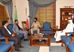            قائد الحرس الملكي يستقبل محافظ أرخبيل سقطرى اليمني          