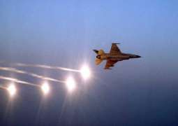  طائرات الاحتلال تستهدف سيارة مدنية وسط قطاع غزة 