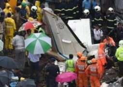 مقتل 5 أشخاص في حادث تحطم طائرة بمومباي