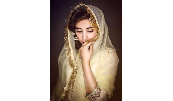 Urwa Hocane looks majestic in a BTS shared from her shoot