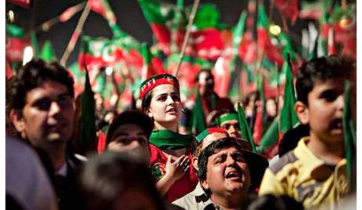 Pakistan Tehreek-e-Insaf (PTI) workers protest outside Imran's residence over differences on party tickets