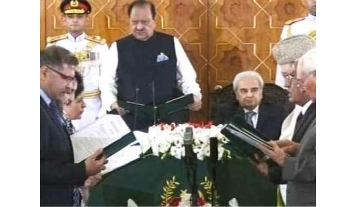 نگران حکومت دے غیر سیاسی ہون دا راز کُھل گیا
 نگران وزیر داخلا اعظم خان عمران خان فاؤنڈیشن دے بورڈ ممبر نکلے