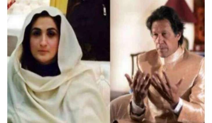 Imran Khan visits Baba Farid’s shrine with wife