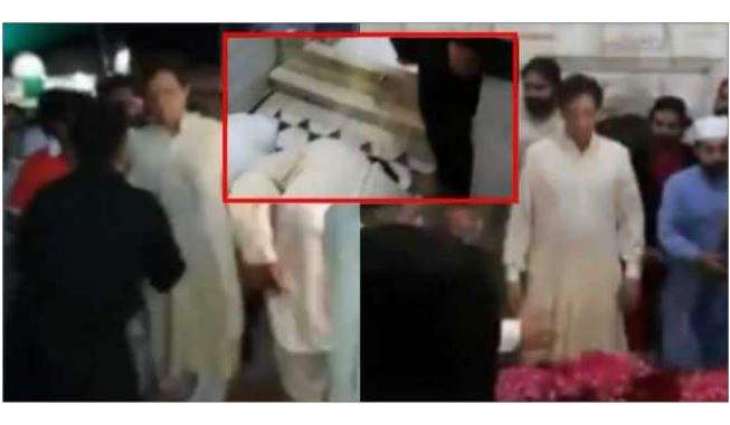 Ulema demand Imran Khan’s public apology for bowing down at Pakpattan shrine