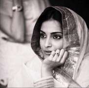 Anand tries downplaying Sonam’s breathtaking picture on birthday