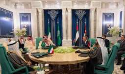 خادم الحرمين الشريفين يعقد اجتماعاً مع ملك الأردن وأمير الكويت ونائب رئيس الإمارات