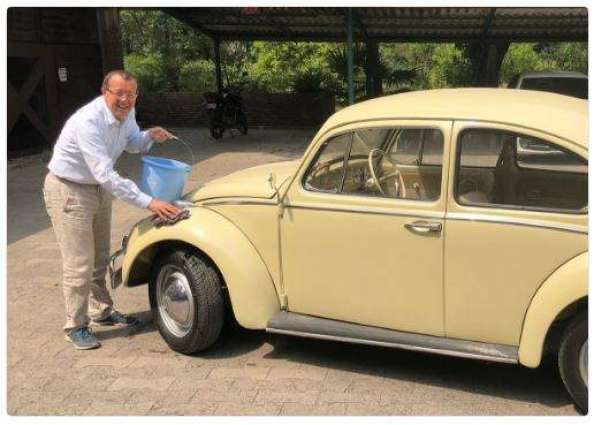 German ambassador washes car with bucket, saves water for Pakistan