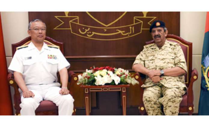            القائد العام لقوة دفاع البحرين يستقبل رئيس هيئة أركان القوات البحرية الياباني‎           