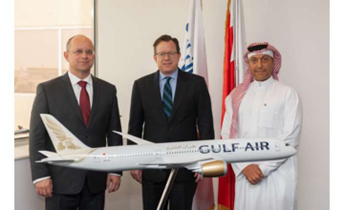            طيران الخليج تستعرض مع السفير الأمريكي اوجه التعاون وخططها للتوسع            