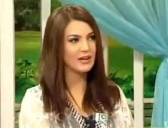 ریحام خان نے خطرناک الزام لا دتا
 کرنل رینک دے افسر نے مینوں سد کے لفافے دی آفر کیتی تے آکھیا کہ اسیں چاہنے آں تُسیں ساڈے لئی کم کرو: ریحام خان