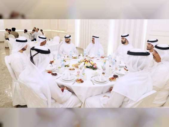 علي بن سعود المعلا يحضر حفل الإفطار الجماعي لبلدية أم القيوين
