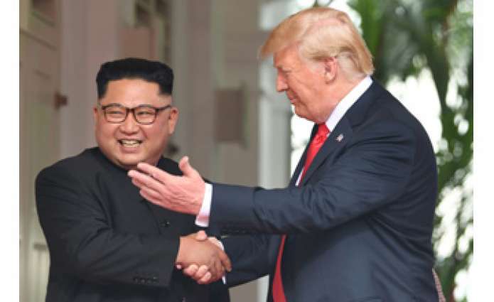            الرئيس الأميركي ونظيره الكوري الشمالي يوقعان مذكرة تفاهم مشتركة           