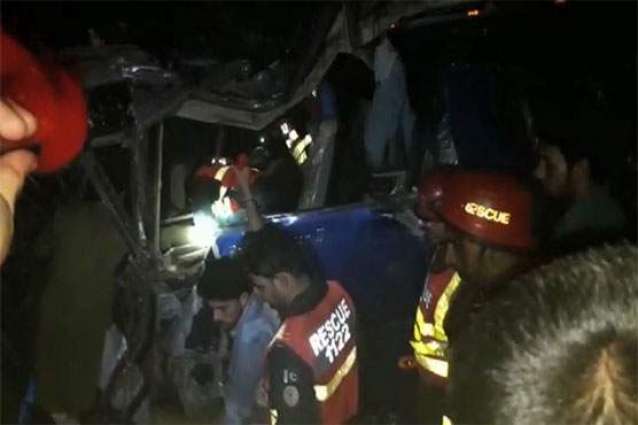 7 killed, over 30 hurt in coach, dumper collision in Sargodha